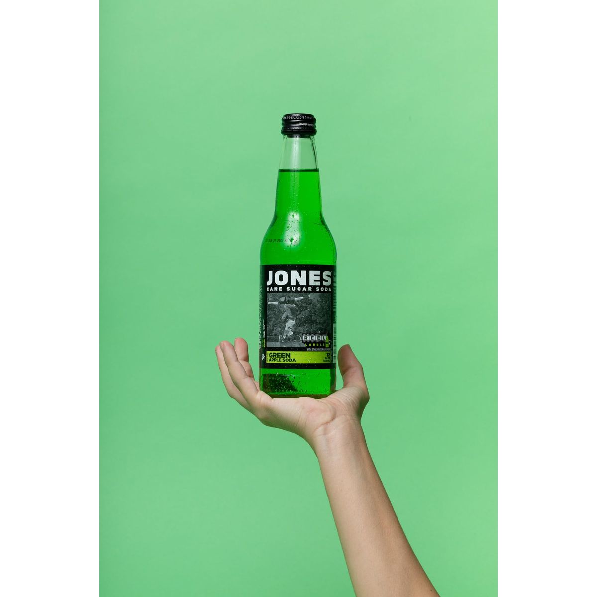 Four4 Bottles  Jones Soda Co Green Apple Soda Flavor  100 Cane Sugar Soda  Craft Soda Pop  Soda Soft Drinks  Glass Bottle Soda